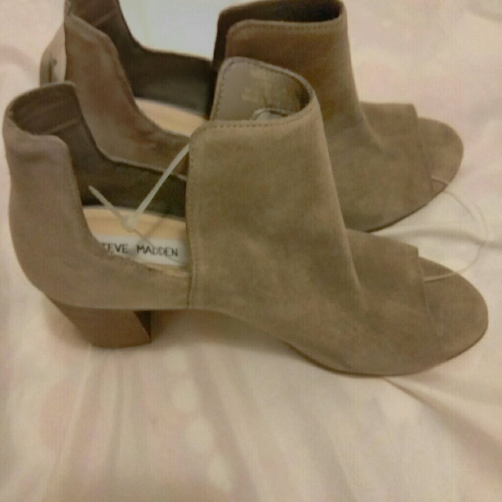 Steve Madden suede shoes 10